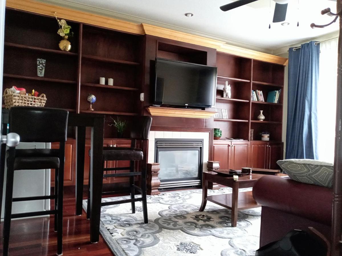 Royal Highland Livingroom Bedroom Calgary